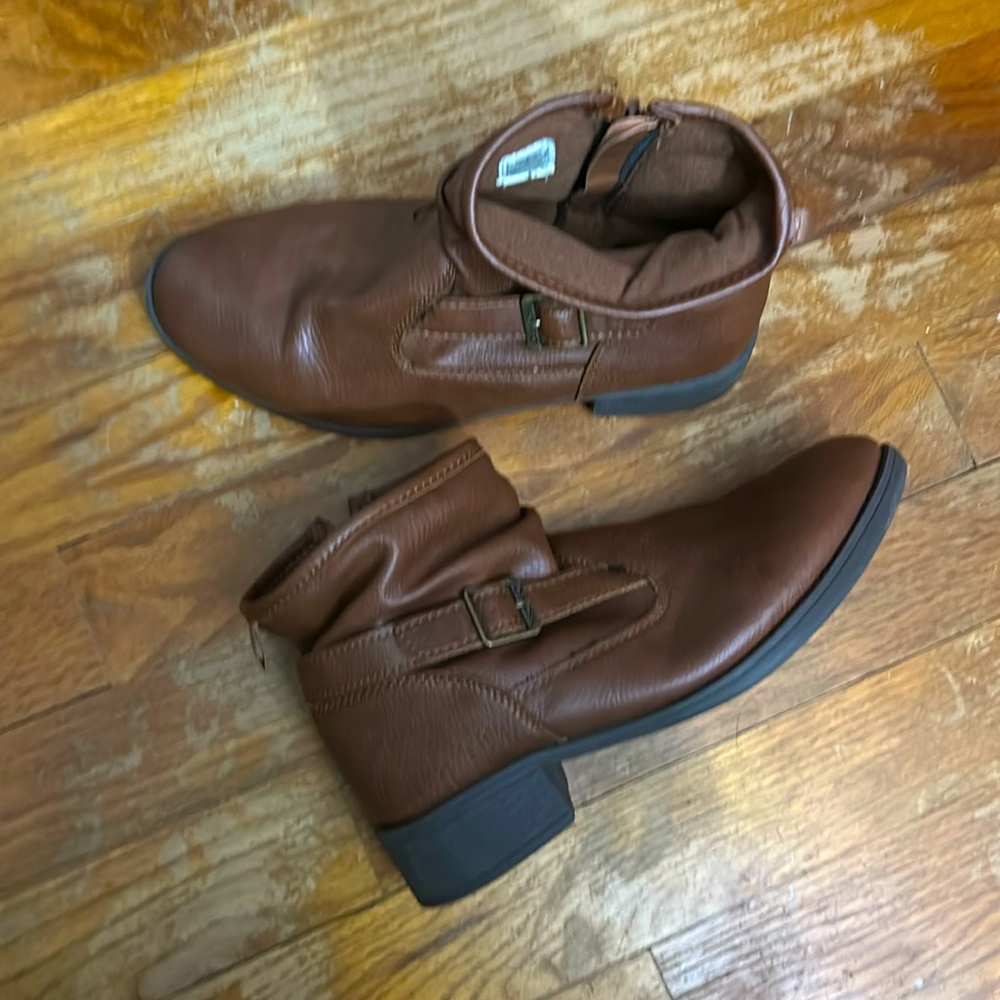 Girls brown casual booties